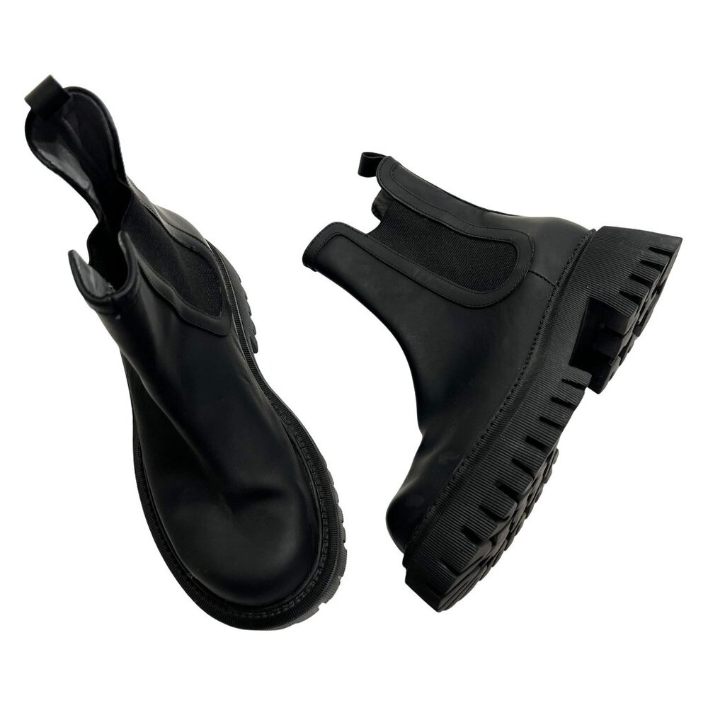 Poesie Veneziane Lug Sole Chelsea Boots in Black